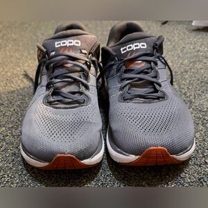 Topo Phantom 2 Mens 11 Gray White 5 MM Drop Running Shoes ***NO INSOLES